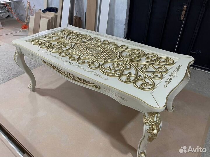 Кухонный стол