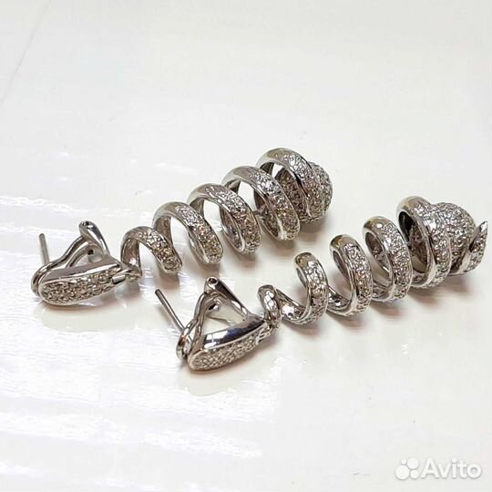 Золотые серьги с бриллиантами 750 пробы