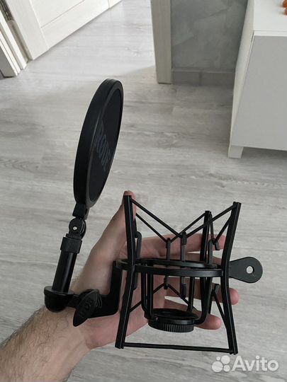 Студийный микрофон