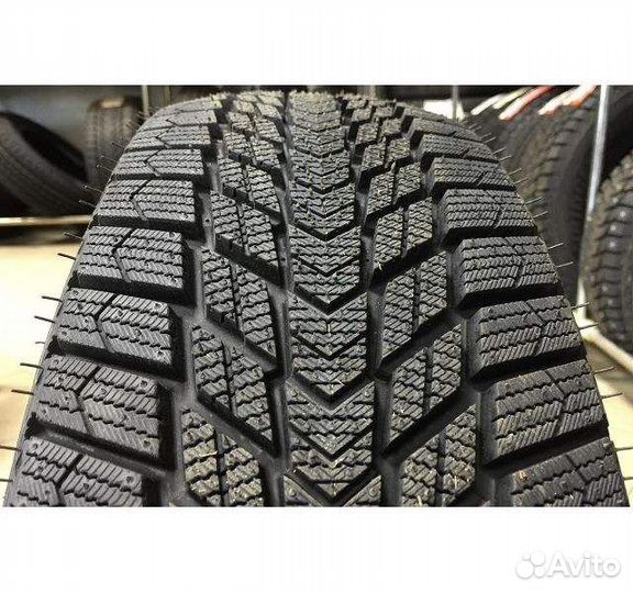 Nexen Winguard Ice Plus 215/55 R17 98T