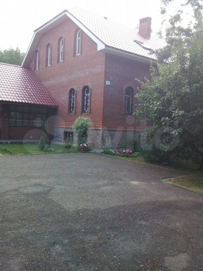 Коттедж 352 м² на участке 9 сот.