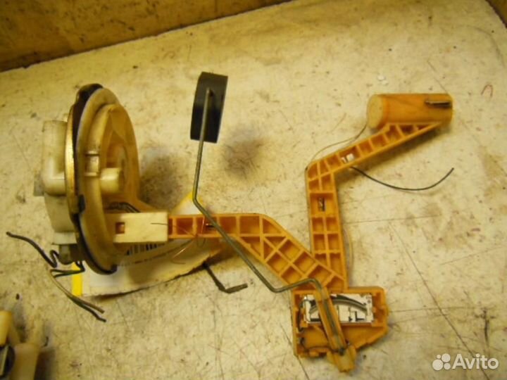 Датчик уровня топлива Renault 19