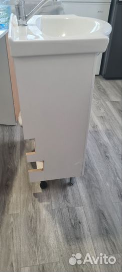 Тумба для ванной с раковиной геомагия бу