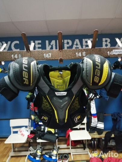 Нагрудник хоккейный bauer