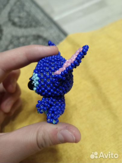 Фигурка из бисера стич