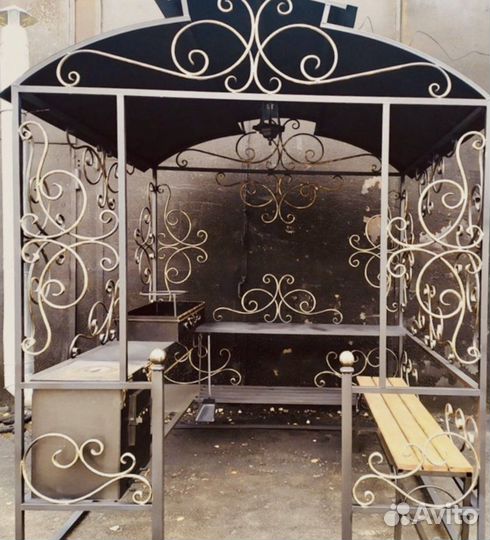 Мангал с крышей