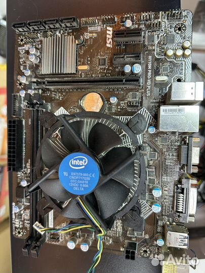 Материнская плата с процессором