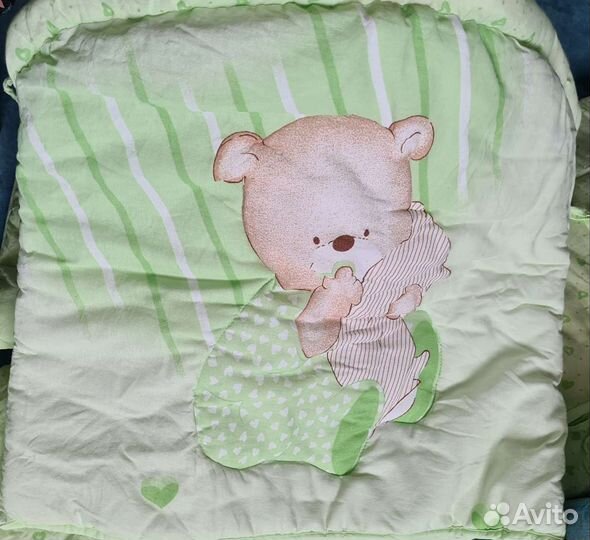 Бортики в кроватку зеленые