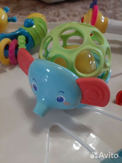 Развивающие музыкальные игрушки-погремушки