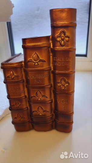 Статуэтки, подсвечники, картины