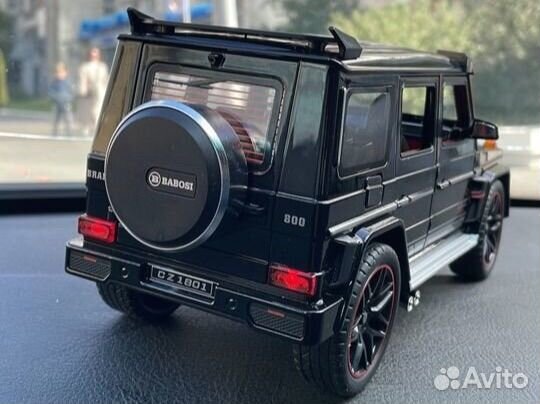 Металлическая модель Мерседес Гелентваген 1:18