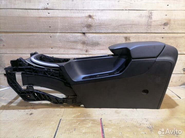 Подлокотник Opel Insignia