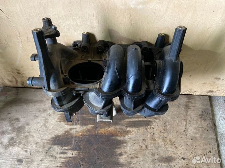 Коллектор впускной Renault Logan 1 K4M