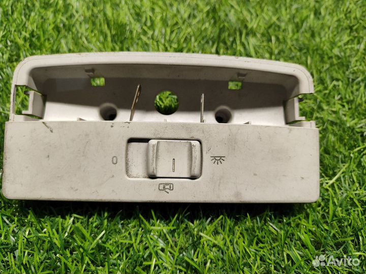 Плафон салона Volkswagen Polo