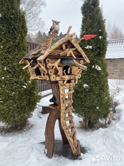 Кормушка для птиц и белок