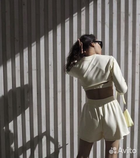 Шорты yaasbae молочные