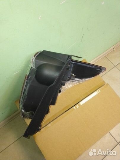 Фонарь задний левый Ford Explorer 5 U502