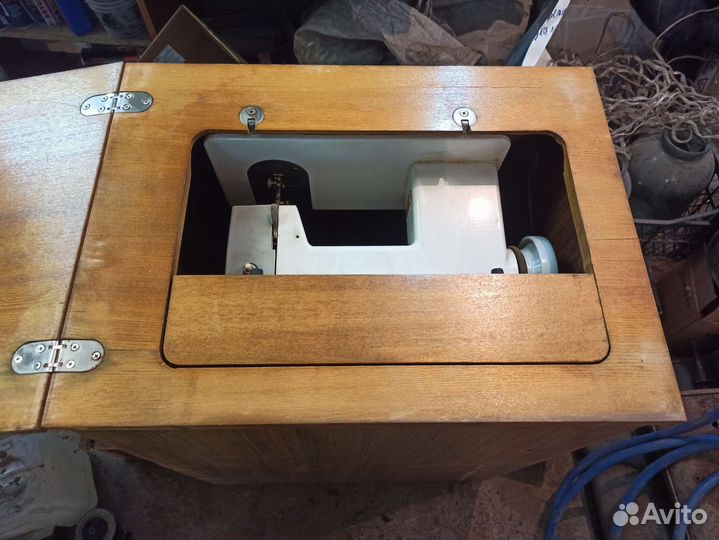 Швейная машина Чайка 134