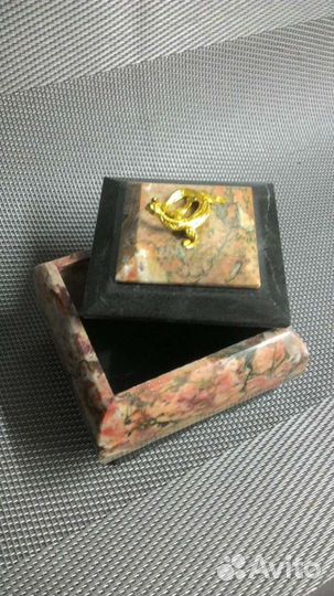 Шкатулка из креноида