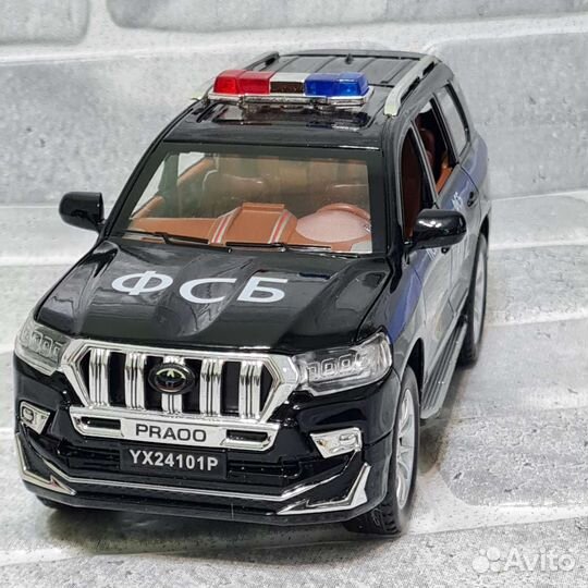 Металлическая модель машины Тойота Прадо фсб и дпс