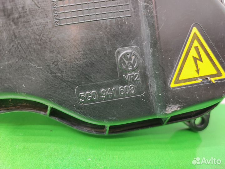 Крышка фары 5G0941608 VW Golf 7