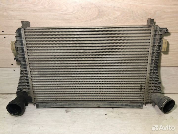 Интеркуллер радиатор турбины VW Passat B6 1.8L