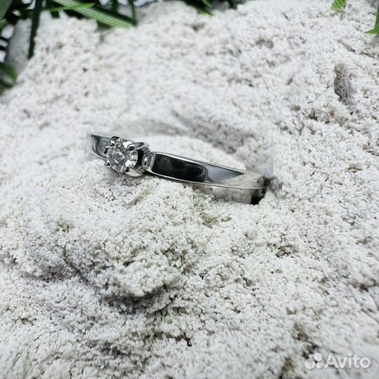 Золотое кольцо 585 с бриллиантом