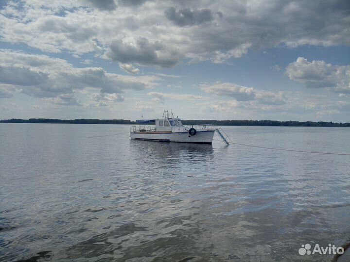 Катер Адмиралтеец 371У