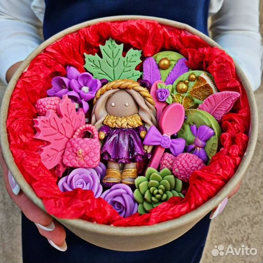 Сладкий подарок / шоколадный набор / конфеты