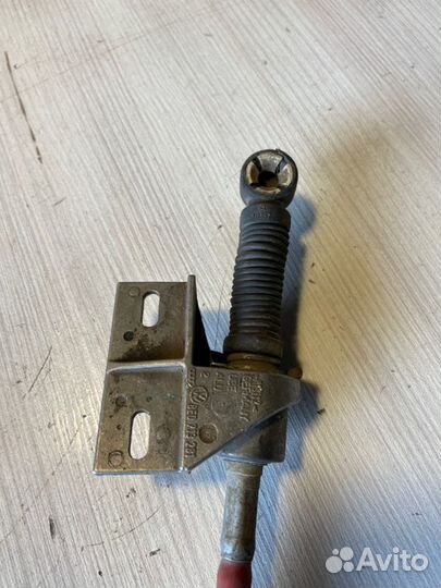 Трос кпп Audi A6 C6