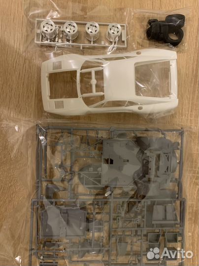 Модель 1:24 Fujimi Ferrari 288 GTO