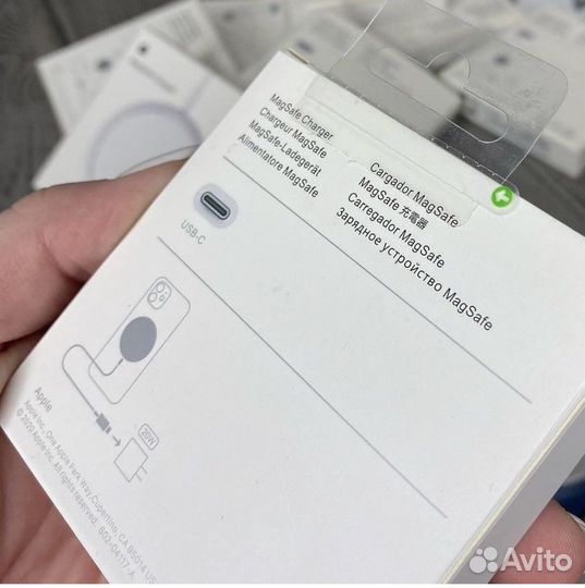 Зарядка MagSafe Charger на iPhone