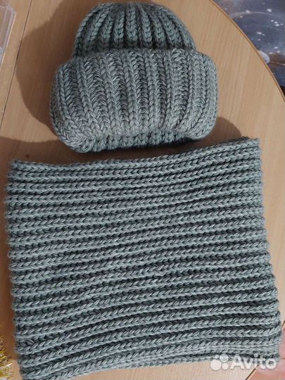Комплект новый шапка и шарф