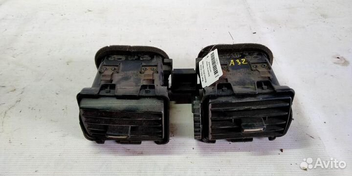 Дефлектор торпедо центральный Nissan Maxima A32 9