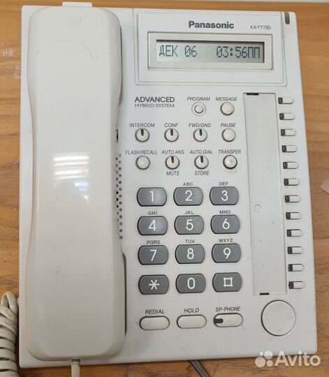 Системный телефон Panasonic KX-T7730 белый