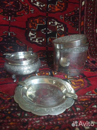 Сигаретница и две пепельницы; мельхиор, Вьетнам