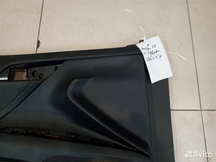 Обшивка двери передней левой Toyota Camry XV70 20