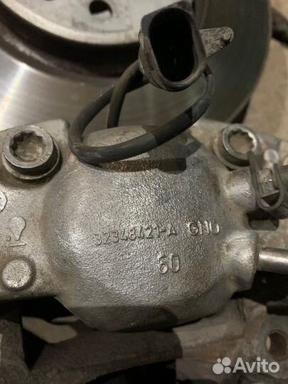 Комплект передних тормозов Audi A6 C7 cdnb 2014