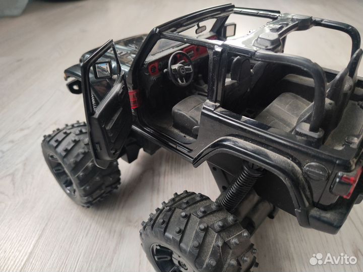 Внедорожник на пульте управления