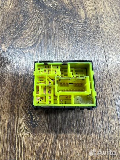 Блок управления зеркалами Nissan Note хэтчбек 1.4