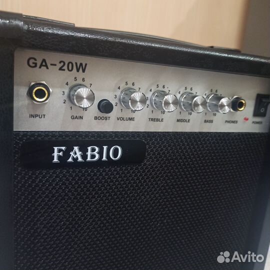 Гитарный комбоусилитель 20 W