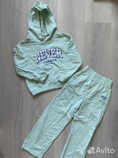 Одежда на девочку 122-128