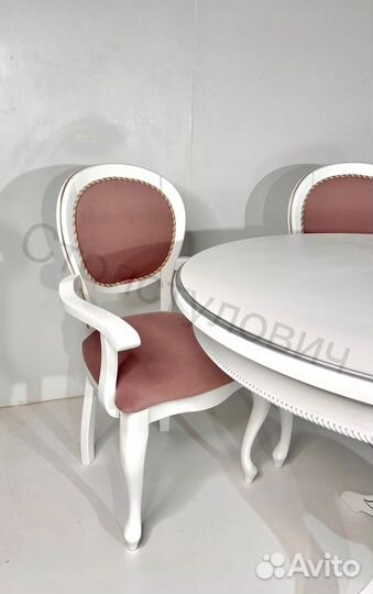 Столы и стулья