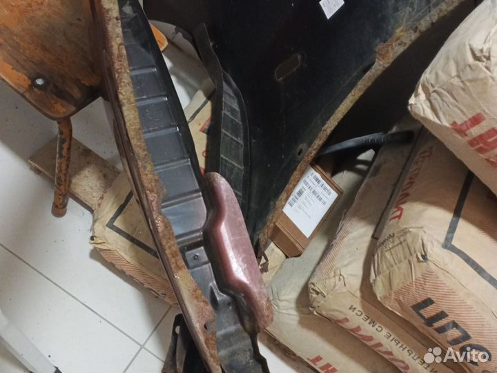 Крылья красные от Nissan Juke