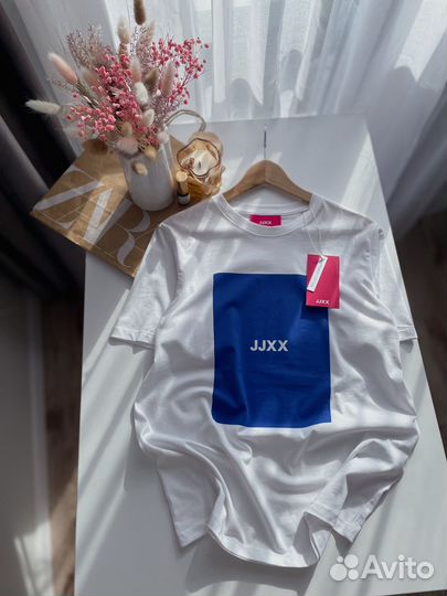 Футболка женская