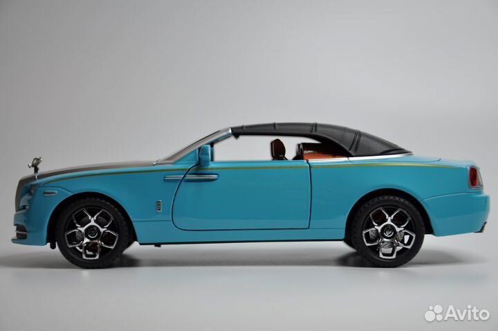 Модель автомобиля Rolls-Royce Dawn металл