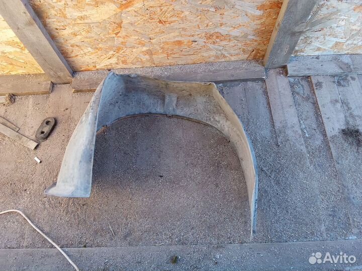 Локер передний правый Audi 100 (C3) III (1982–1987)