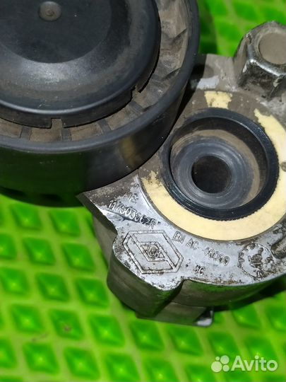 Ролик-натяжитель генератора Renault Fluеncе