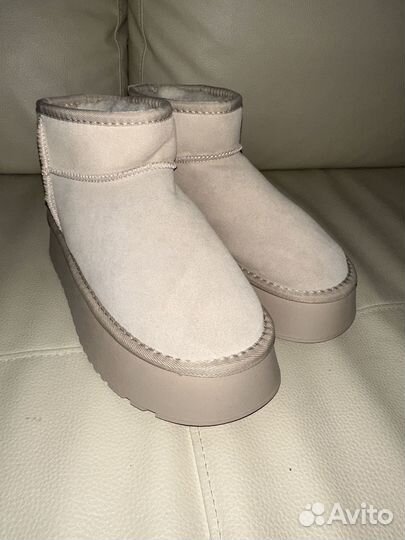 Высокие ugg на высокой подошве бежевые