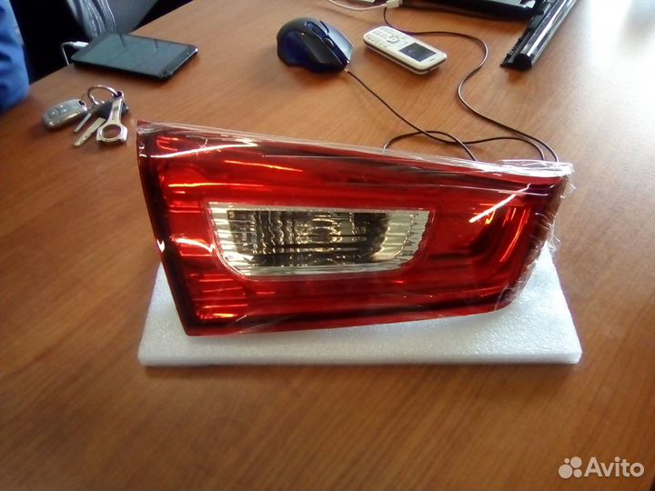 Фонарь в крышку багажника левый для Mitsubishi ASX